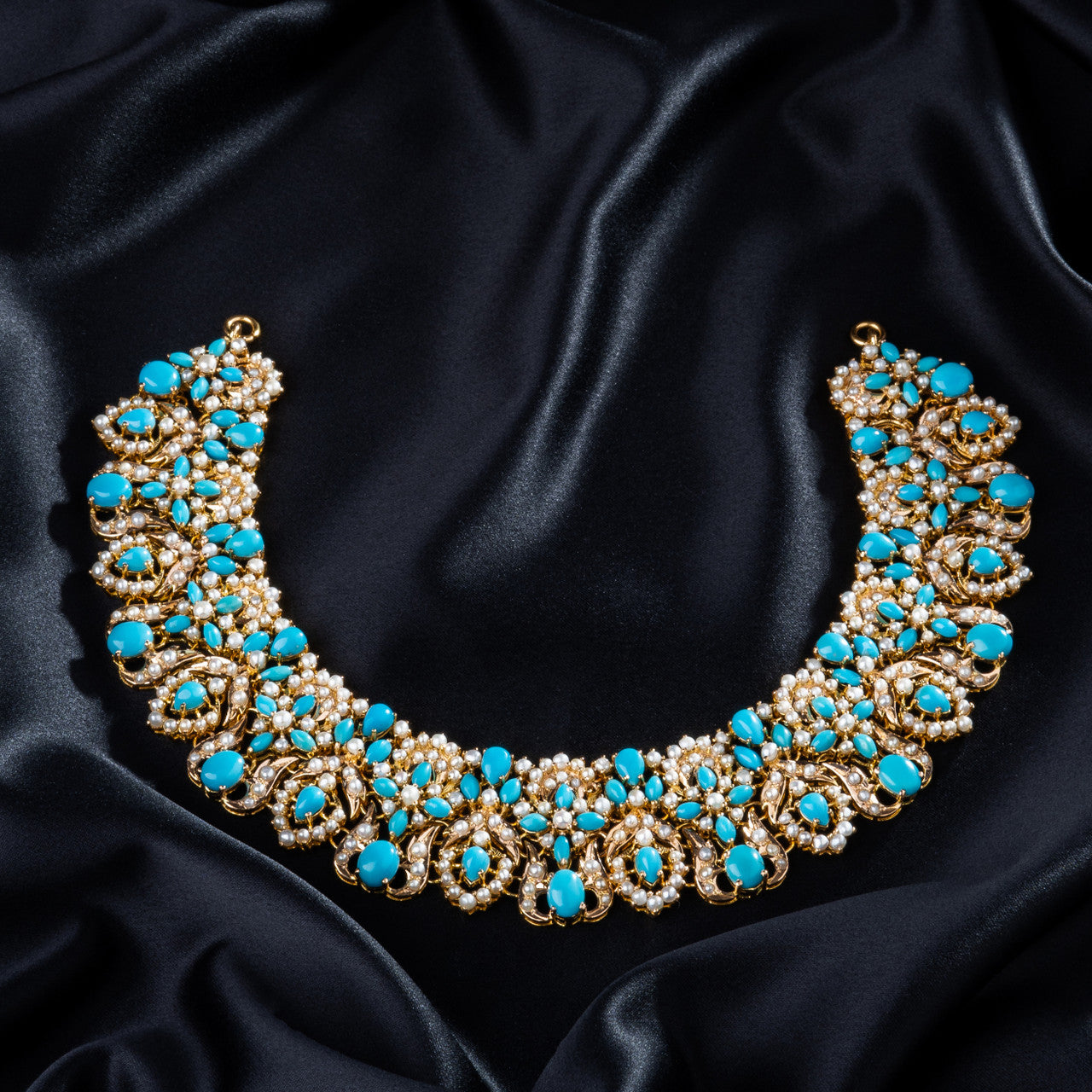 21K Yellow Gold Pakistani Choker Necklace

21K GOLD JEWELLERY IN DUBAI
21K GOLD NECKLACE SET
21K PAKISTANI NECKLACE SET
GOLD SET IN DUBAI
SHARJAH GOLD SOUQ
PAKISTANI PENDANT SET
FASHION WEAR NECKLACE
21K LIGHTWEIGHT GOLD NECKLACE