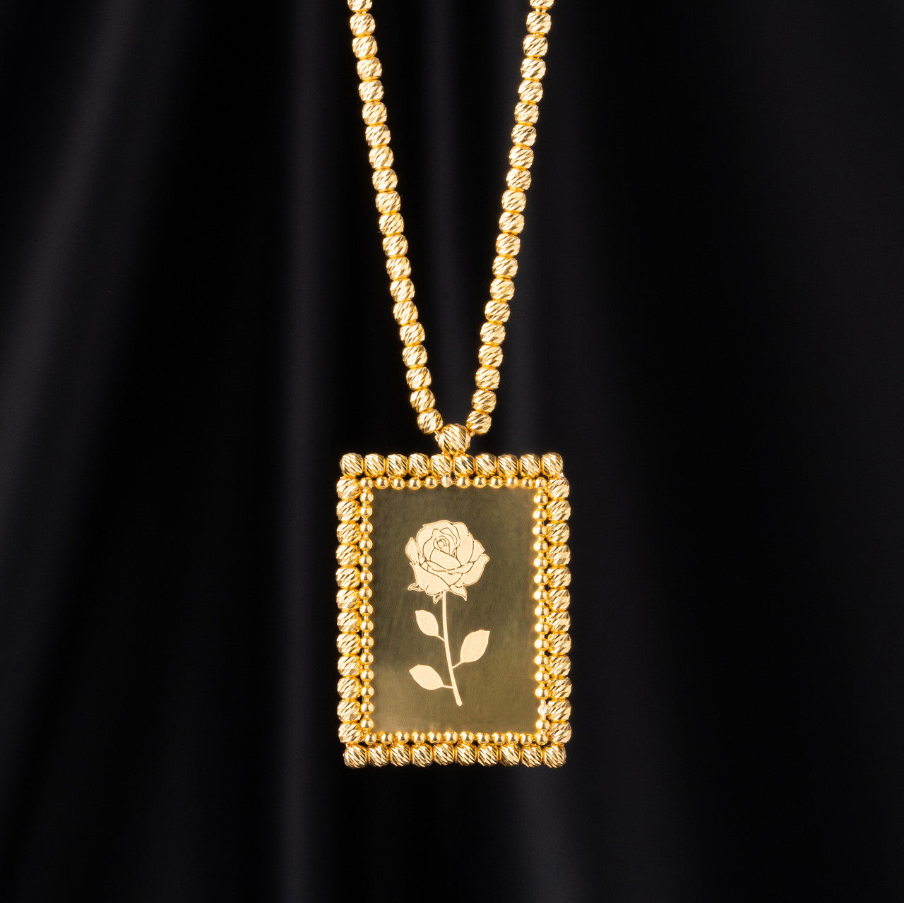 21K Yellow Gold Bahraini Necklace with Rose Flower Frame Engraving

FASHION WEAR NECKLACE
GOLD SET IN DUBAI
SHARJAH GOLD SOUQ
21K GOLD NECKLACE SET
FASHION WEAR NECKLACE
21K GOLD JEWELLERY IN DUBAI
21K GOLD NECKLACE SET
EVERYDAY NECKLACE