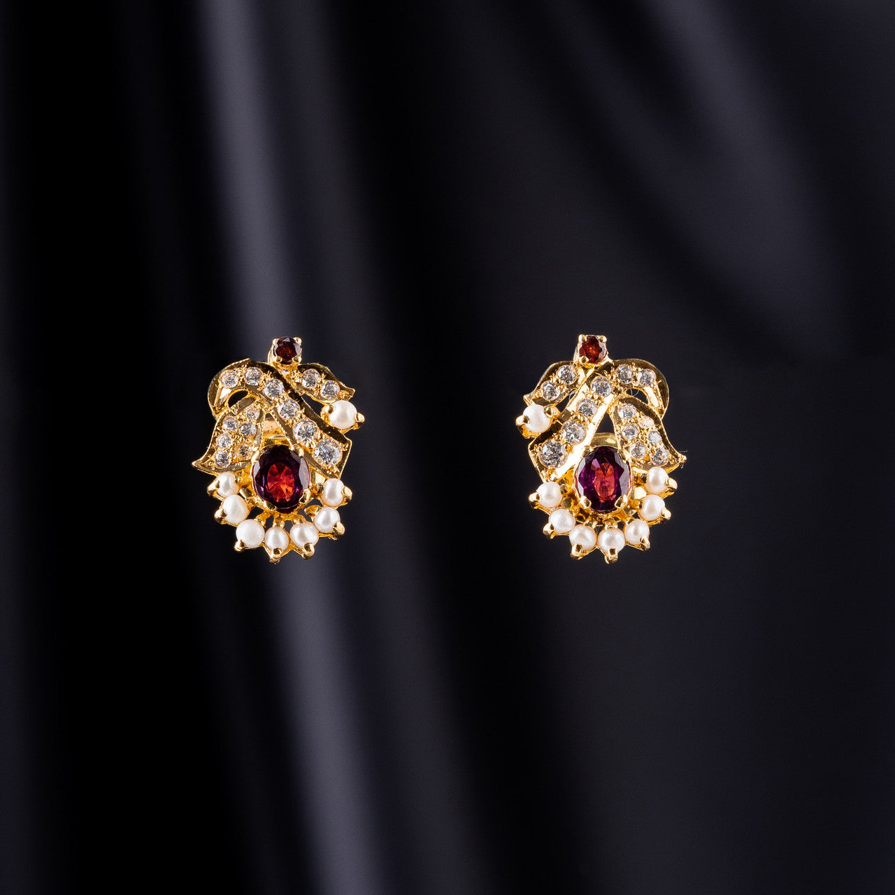 22K Yellow Gold Ruby & Fresh Water Pearl Earring

22K GOLD JEWELLERY IN DUBAI
22K GOLD NECKLACE SET
22K PAKISTANI NECKLACE SET
FASHION WEAR NECKLACE
GOLD SET IN DUBAI
SHARJAH GOLD SOUQ
22K LIGHTWEIGHT GOLD NECKLACE