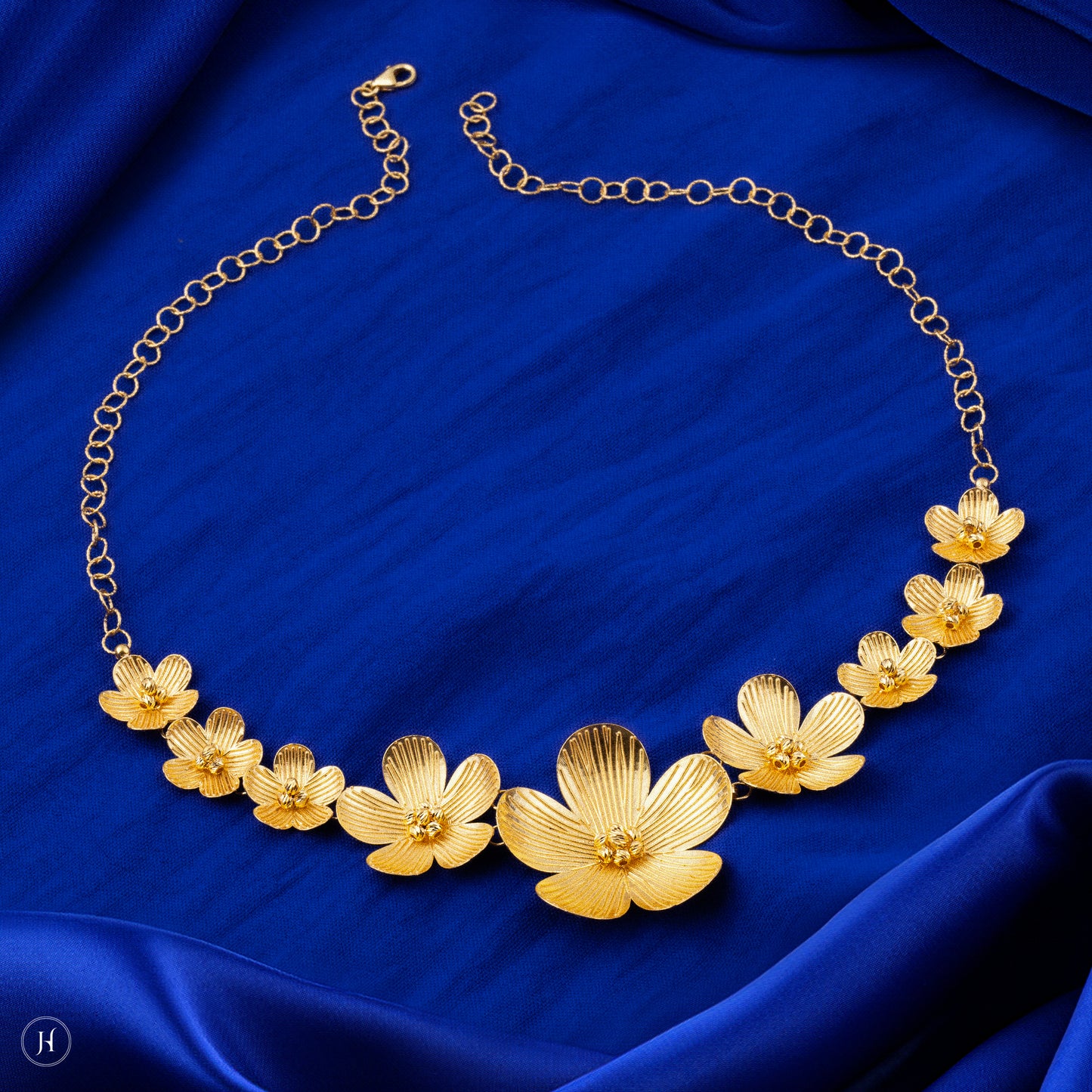 21K Yellow Gold Bahraini Blooming Flower Choker Set