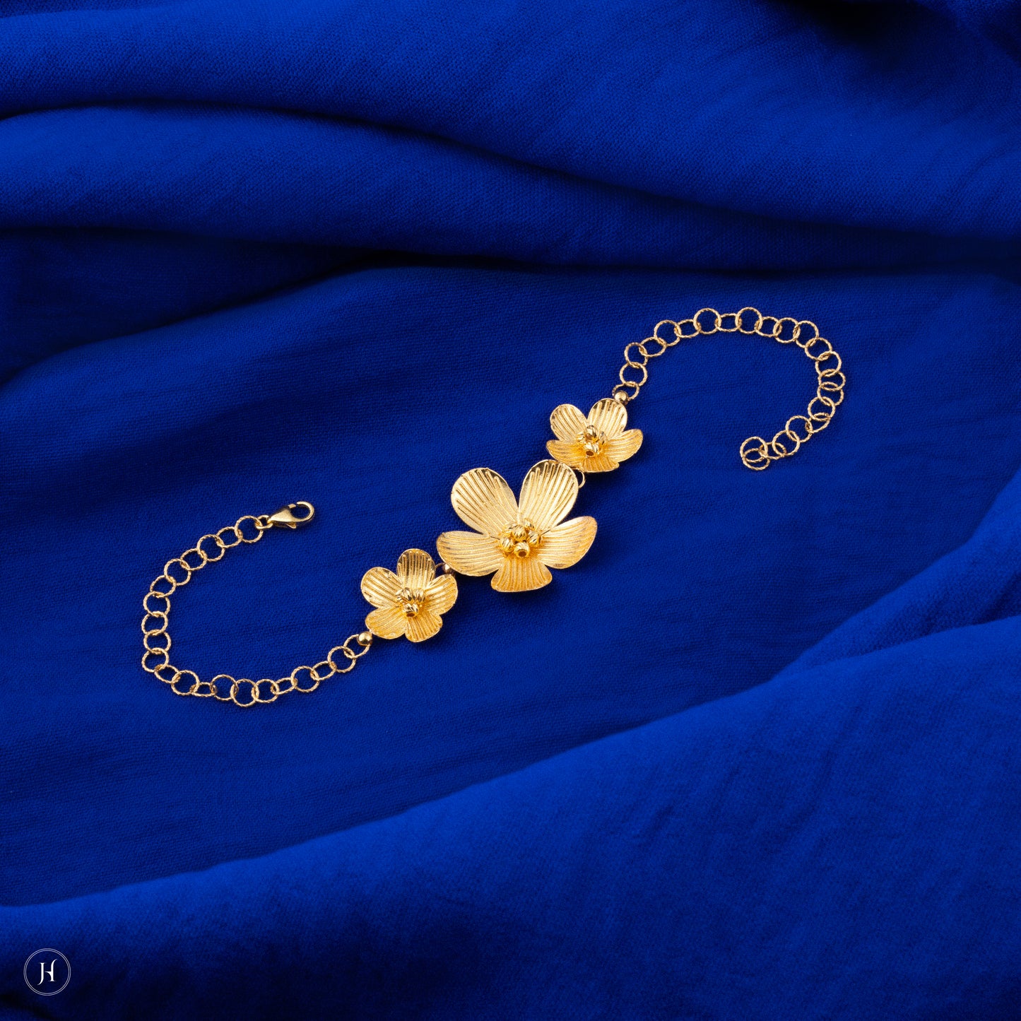 21K Yellow Gold Bahraini Blooming Flower Choker Set