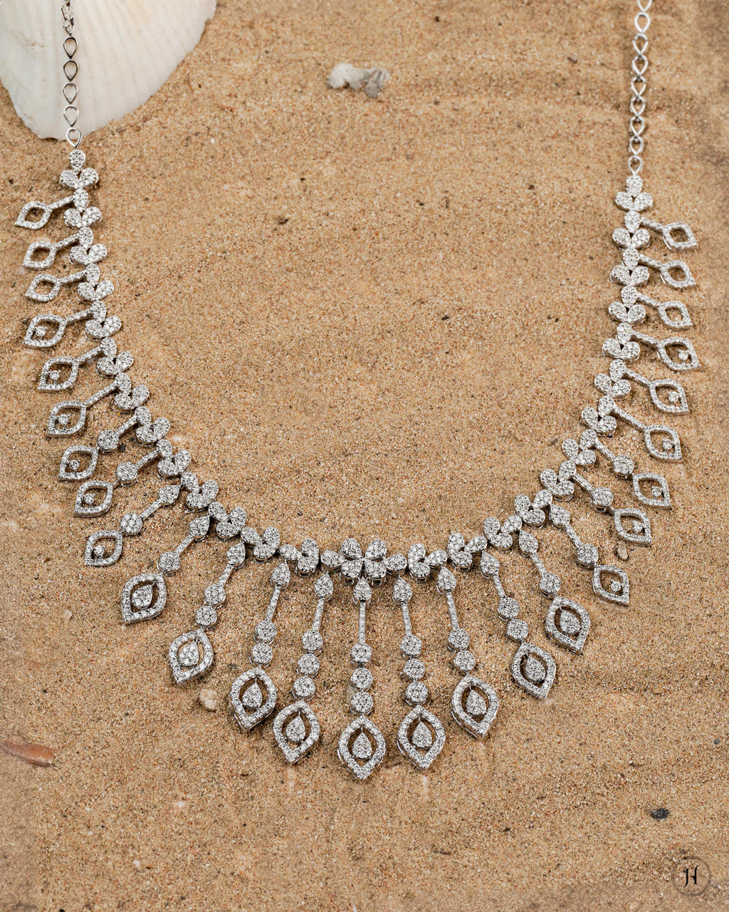 18K White Gold Petal Motifs Diamond Necklace