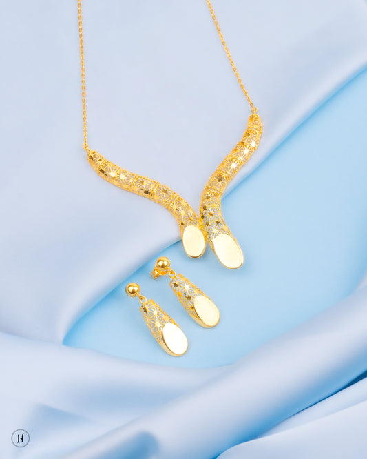 18K Yellow Gold Italian Curved Floral V-Shaped Necklace Set