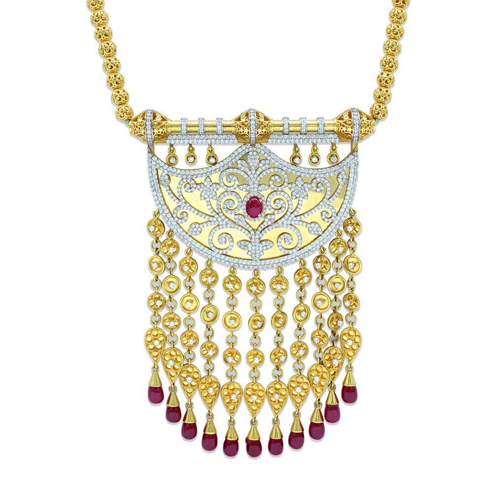 Close up of 21K Yellow Gold Bahrain Classic Emirati Shnaf Opera Necklace