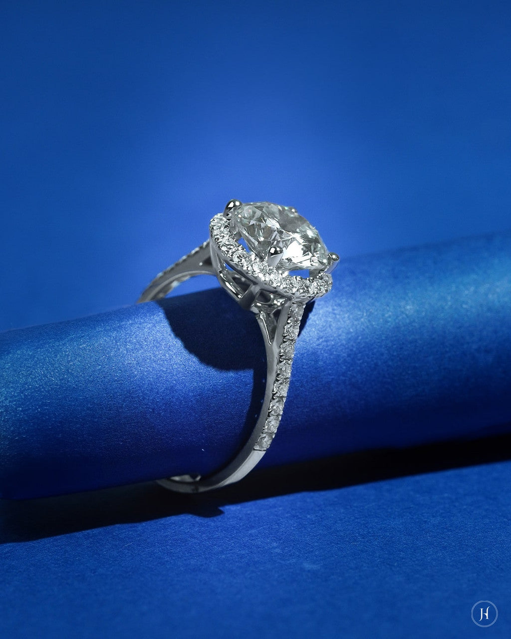 18K Lab Grown Diamond Halo Engagement Ring