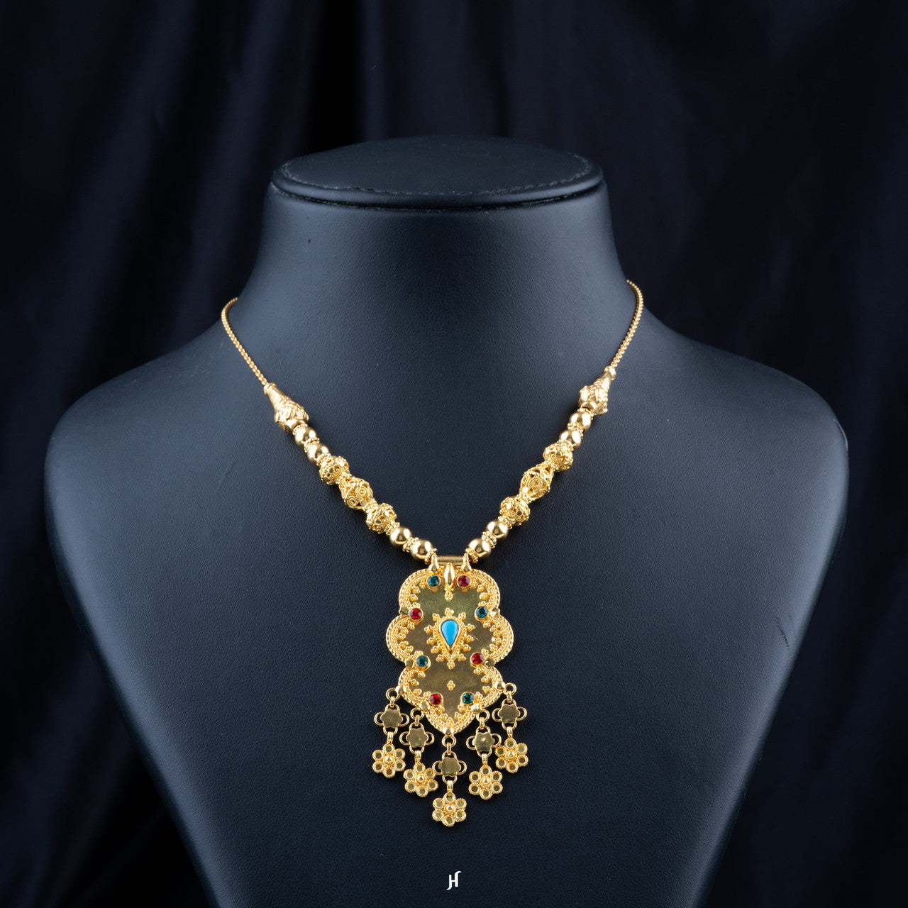 21K Bahraini Yellow Gold Turquoise Flower Necklace Set