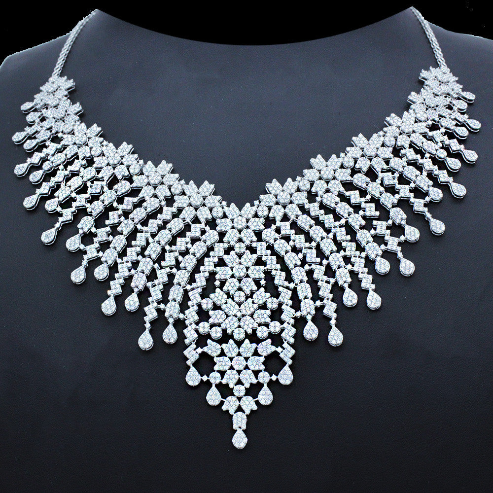 18K White Gold Italian Marah Bridal Matinee Necklace
18K White Gold Necklace Set
Italian Marah Bridal Jewelry
Matinee Necklace Set
Italian Jewelry Craftsmanship
Luxury Bridal Jewelry
Timeless Elegance