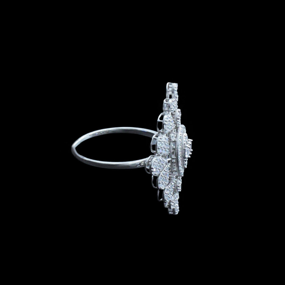 Side profile of 18K White Gold Italian Raindrop Bridal ring