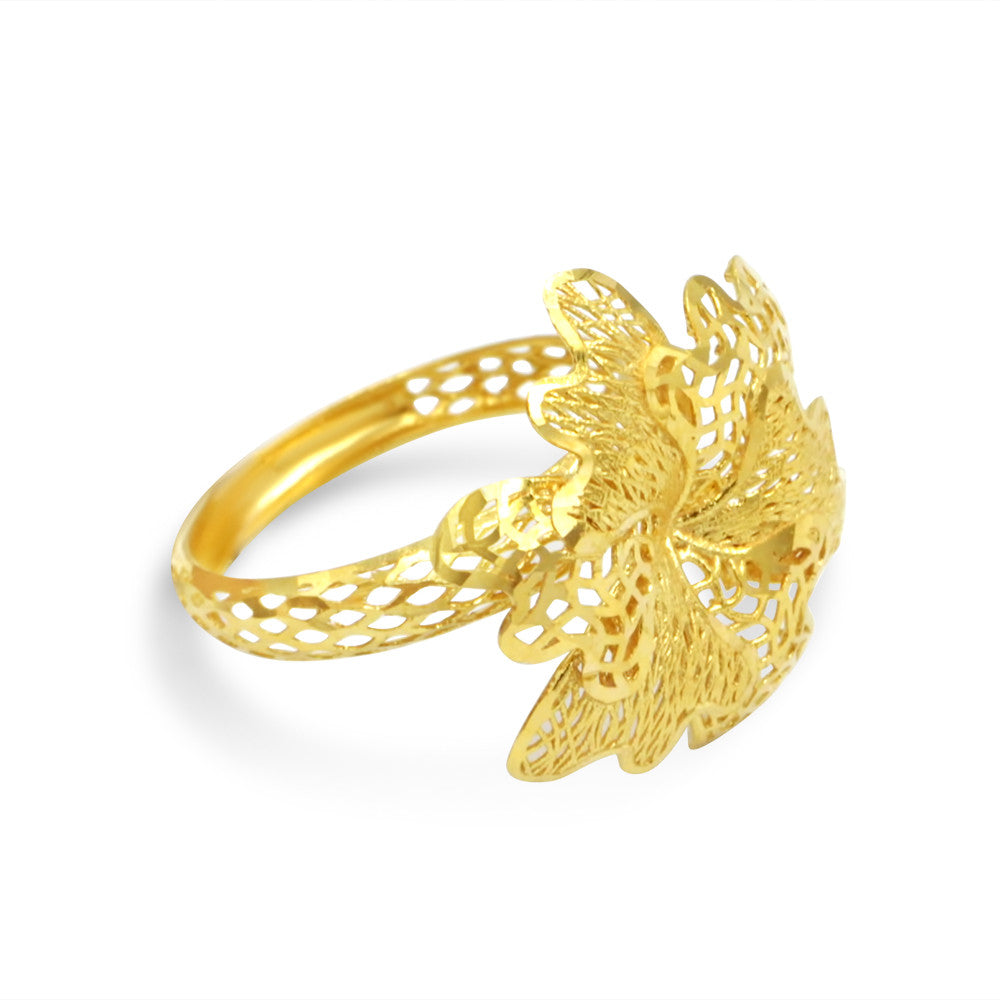 Side profile of 21K yellow gold Bahraini Embossed Flower Ring with decorative shank