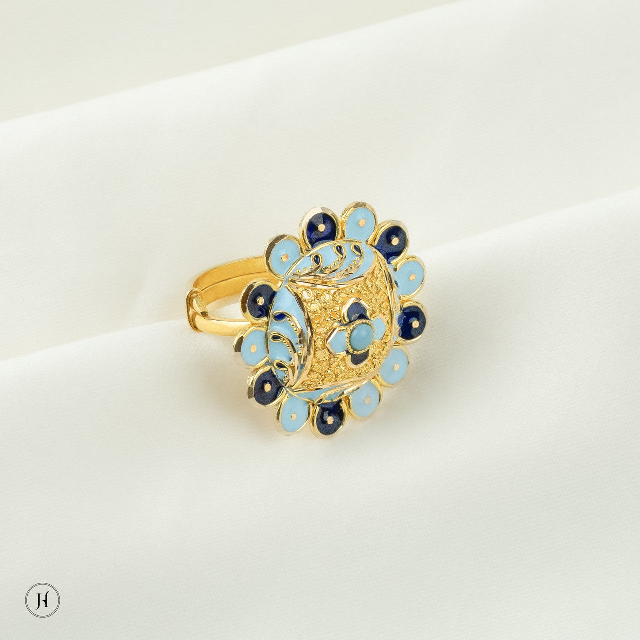 21K Yellow Gold Bahraini Blue Flower Ring