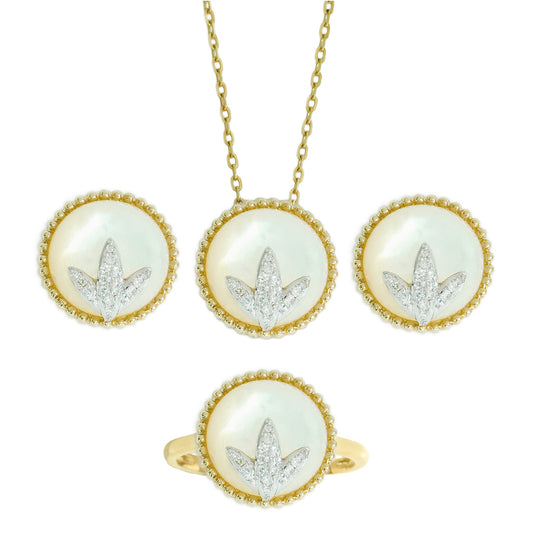 18K Yellow Gold Mother of Pearl Diamond Pendant Set