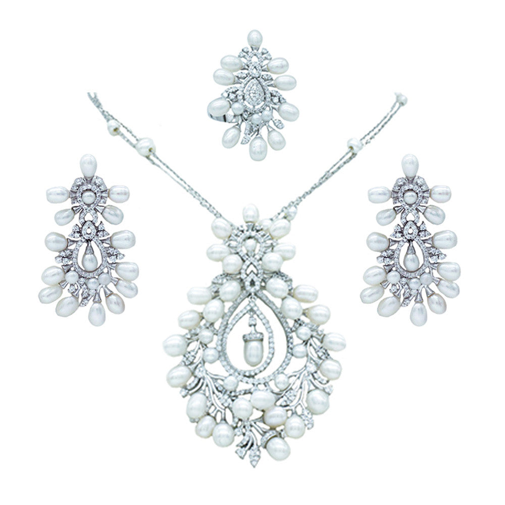 18K White Gold Italian Pearl Opera Necklace Set