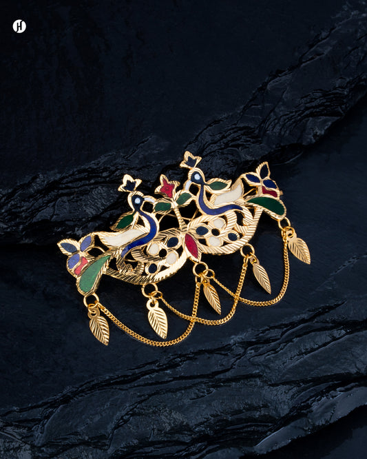 This 21K yellow gold Bahraini hair open pin with peacock enamel design with leaf drops, exudes royalty and simplicity. A charming design, it's perfect for Arab and Indian women to wear at weddings, Eid, and special occasions.