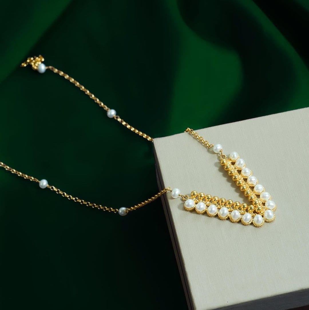 21K Yellow Gold Bahraini V Pearl Necklace