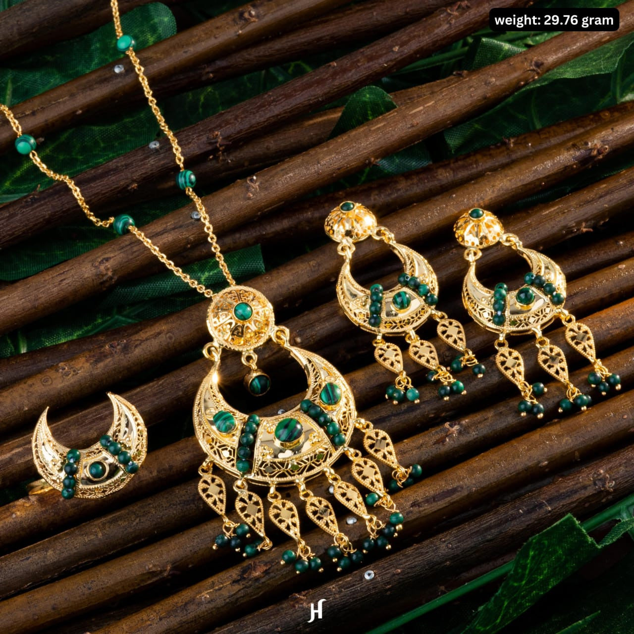 21K Yellow Gold Bahraini Moon Necklace Set