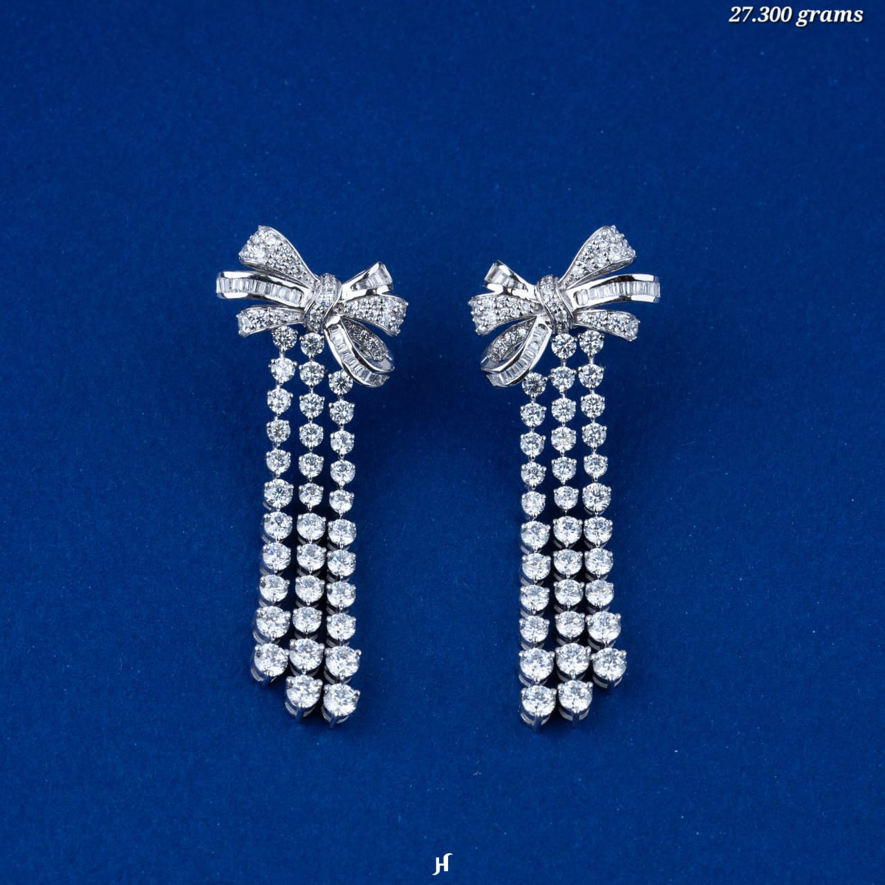 18K White Gold Zircon Bow Earrings with Zircons