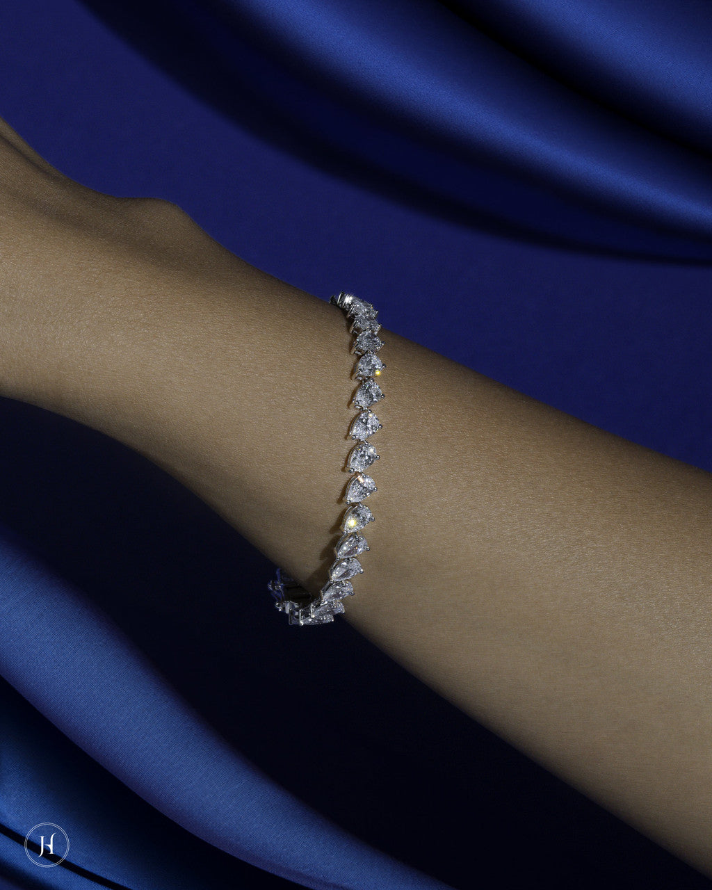 18K Lab Grown Diamond Pear Tennis Bracelet