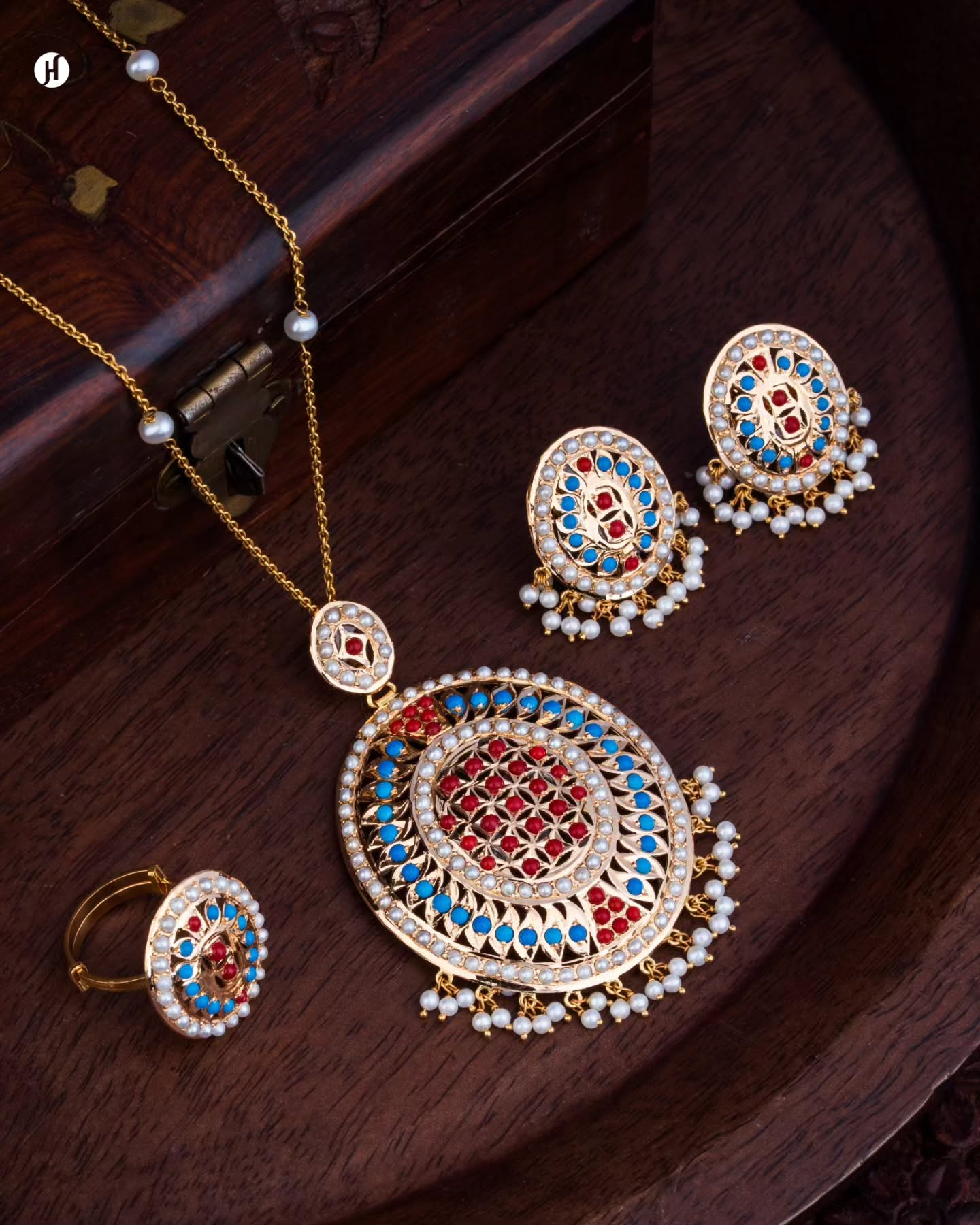 21K Yellow Gold Pakistani Multicolor Circular Motif Pendant Necklace Set