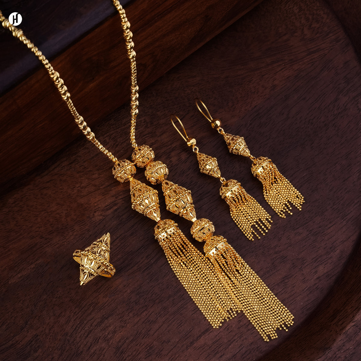 21K Yellow Gold Bahraini Dual Tassel Pendant Necklace Set