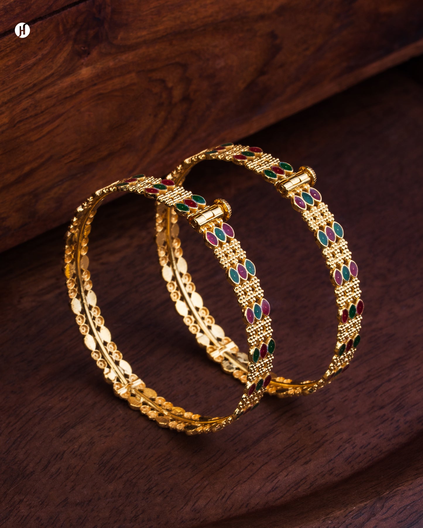 21K Yellow Gold Bahraini Green & Red Enamel Bangles Set
