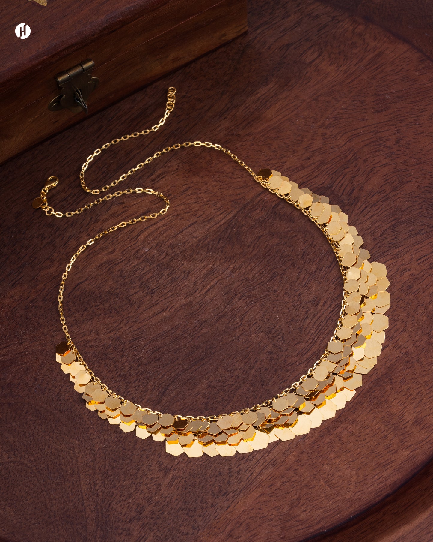 21Karat Yellow Gold Bahraini Hexagonal Motif Necklace Set